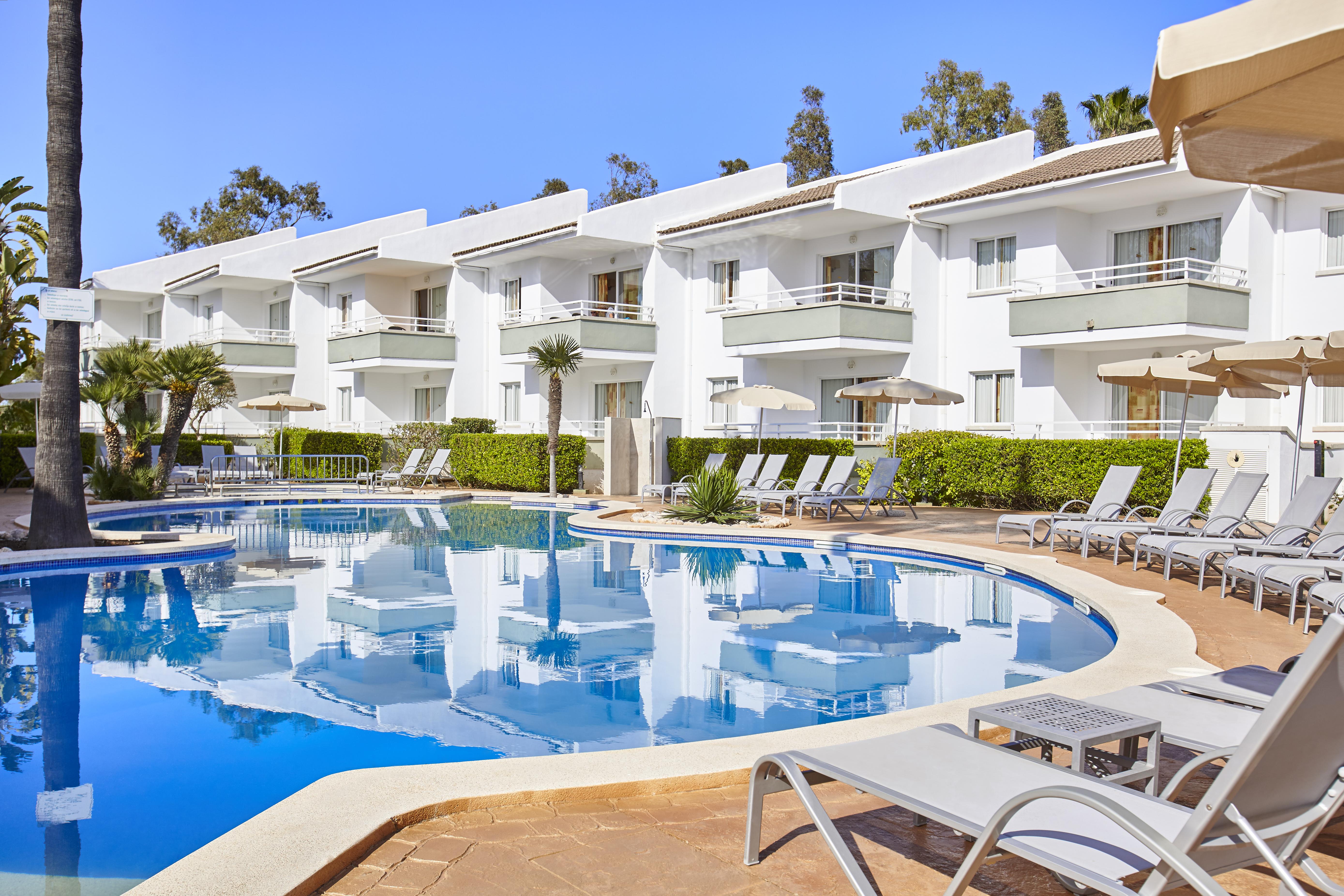 Universal Aparthotel Elisa Playa de Muro  Dış mekan fotoğraf