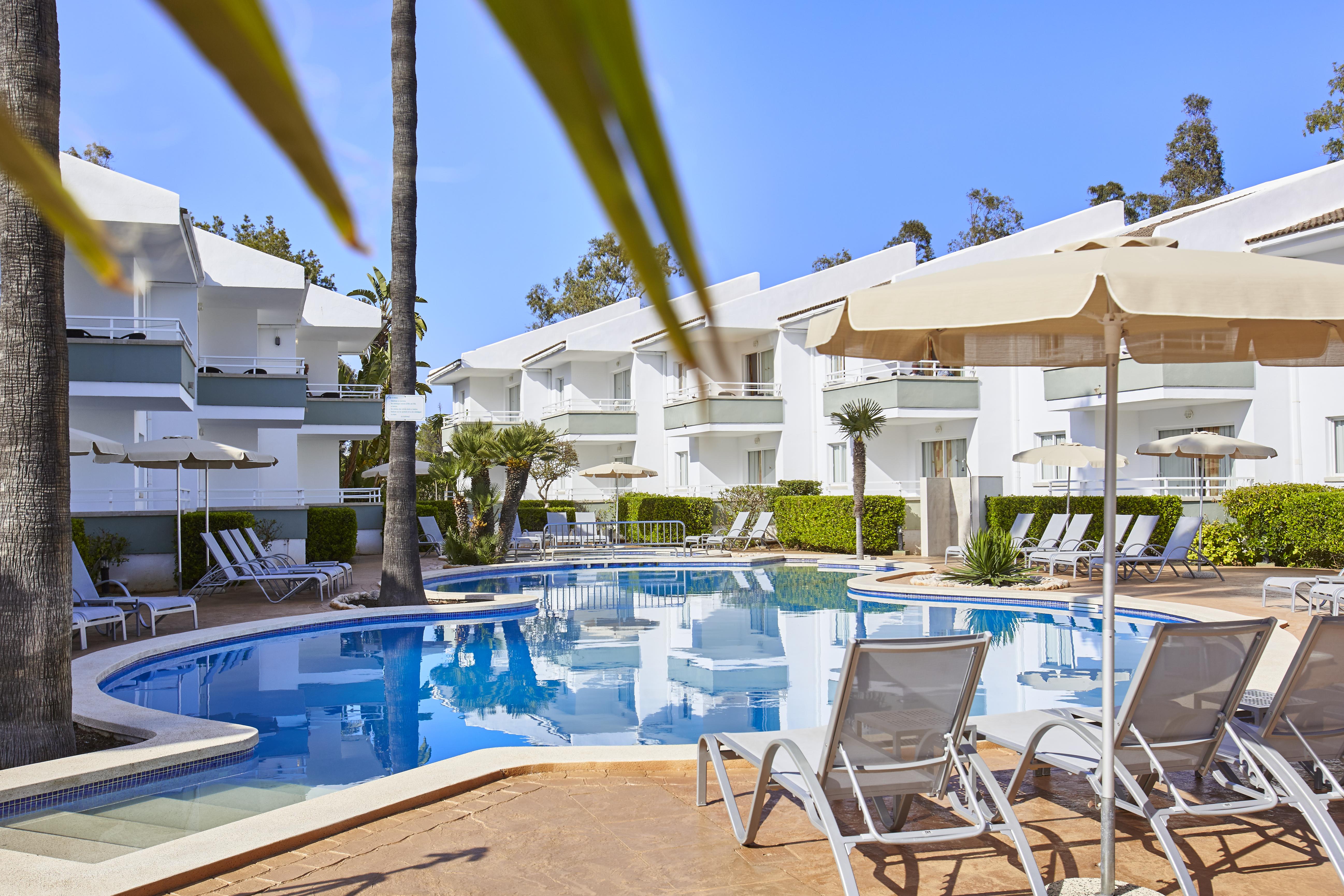 Universal Aparthotel Elisa Playa de Muro  Dış mekan fotoğraf
