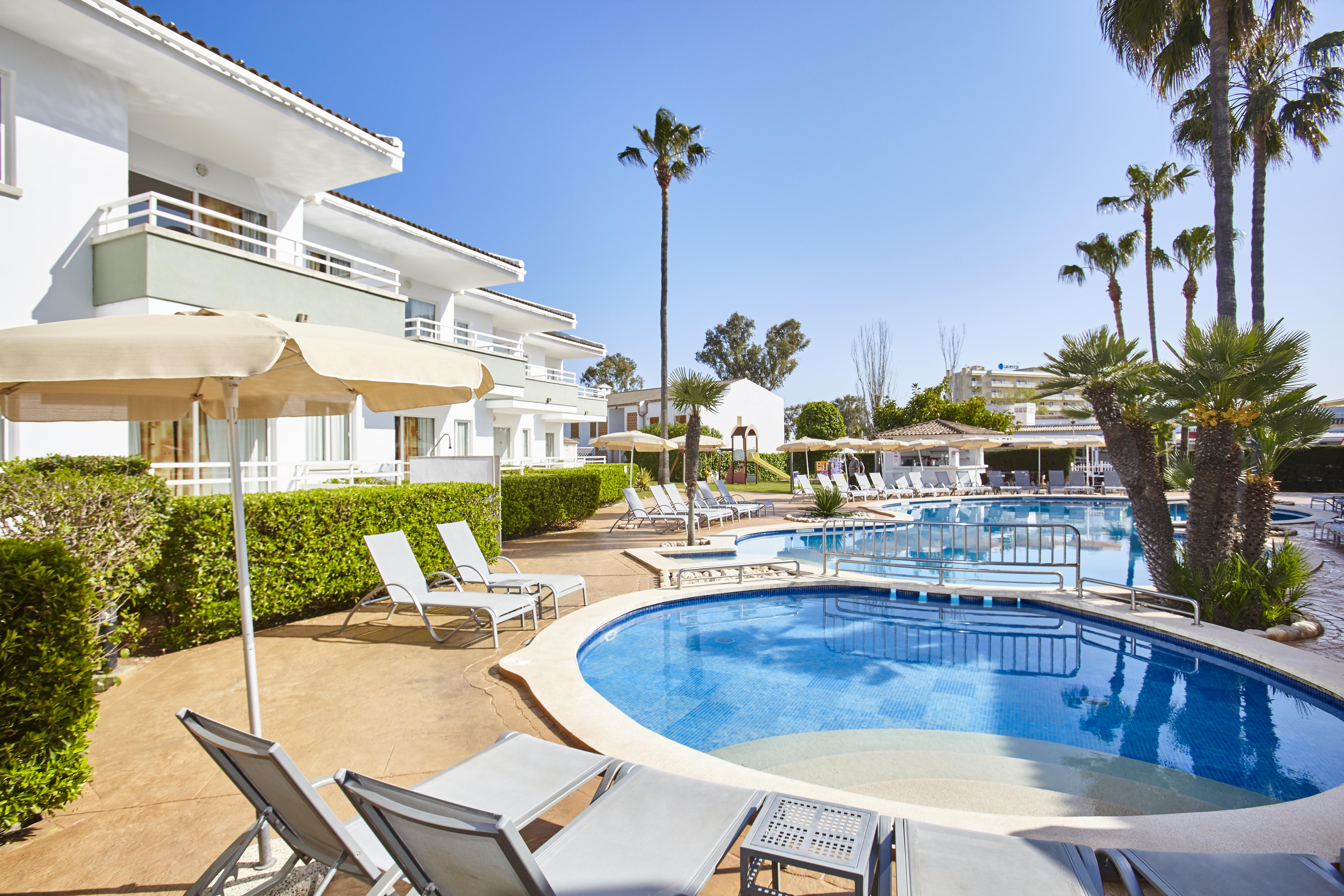 Universal Aparthotel Elisa Playa de Muro  Dış mekan fotoğraf