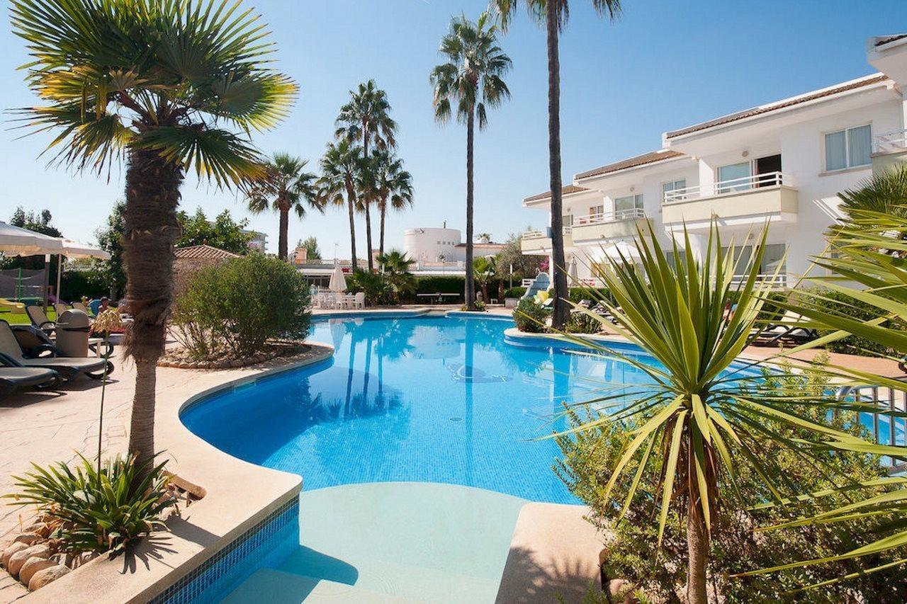 Universal Aparthotel Elisa Playa de Muro  Dış mekan fotoğraf